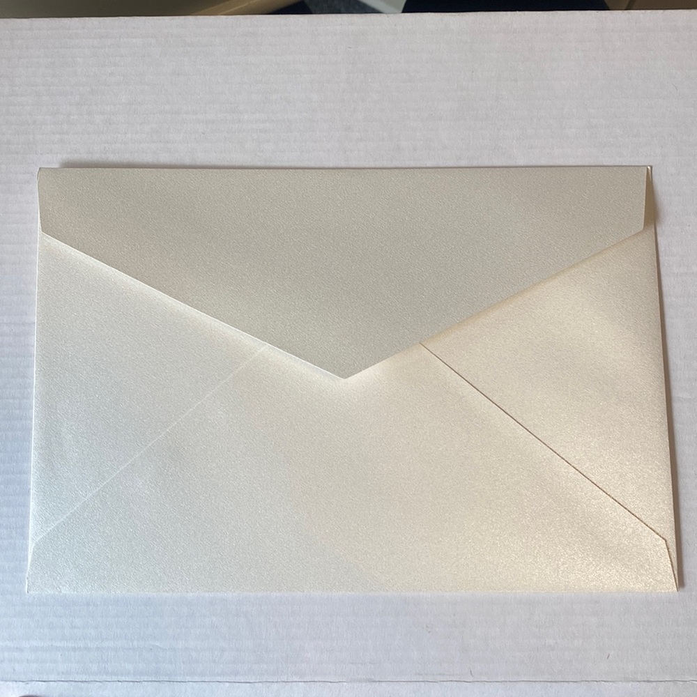 100 A8 80lb. Ecru Shimmer Envelopes